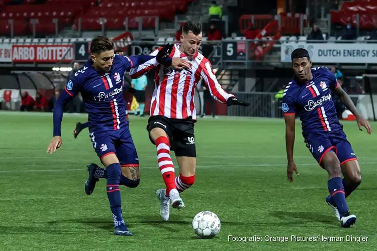 Wereldgoal Harroui bezorgt Sparta de winst op FC Emmen