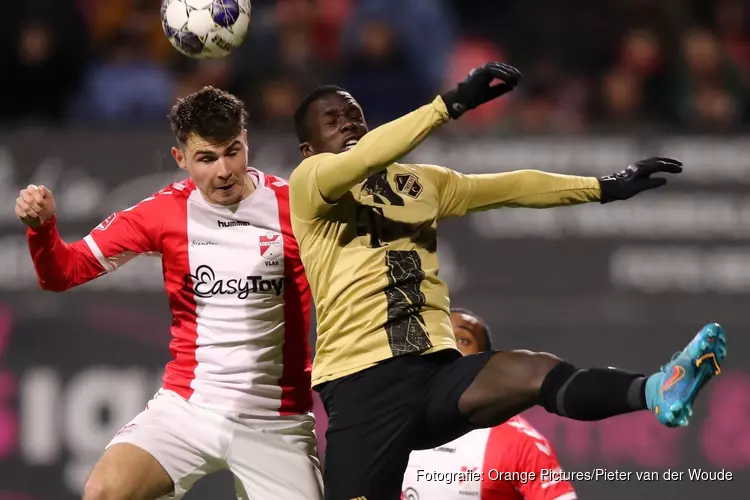 FC Emmen klopt Jong FC Utrecht en nadert koppositie