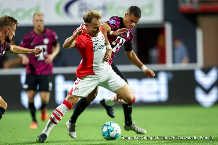 FC Emmen knokt zich naar zege op FC Utrecht