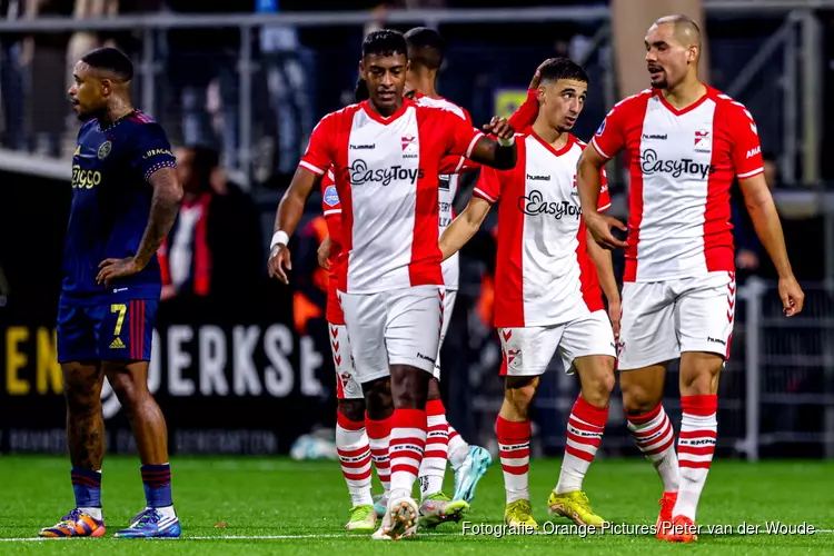 Ajax heeft wat om over na te denken in winterstop na gelijkspel bij FC Emmen