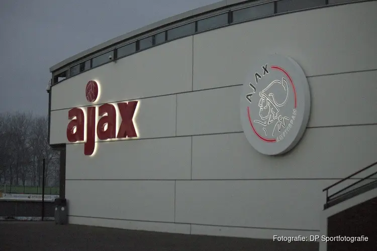 Jong Ajax pakt eerste punt tegen FC Emmen