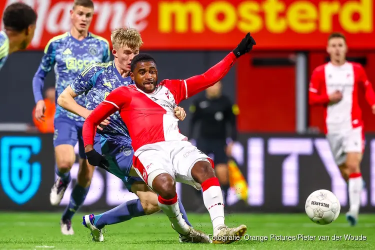 FC Emmen na rust langs Jong Ajax